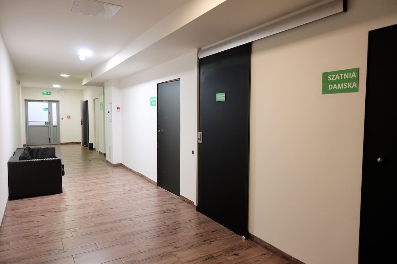 Kryta pływalnia w Niepołomicach - siłownia - wejście